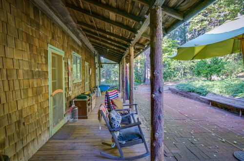 Photo 7 - Secluded Cohasset Home w/ Pool & Screened Porch