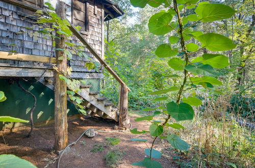 Photo 23 - Secluded Cohasset Home w/ Pool & Screened Porch