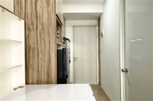 Foto 6 - Homey And Compact Studio At Azalea Suites Apartment