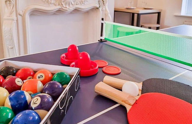 White Cozy House With Pool Table Game Room - Foto 8