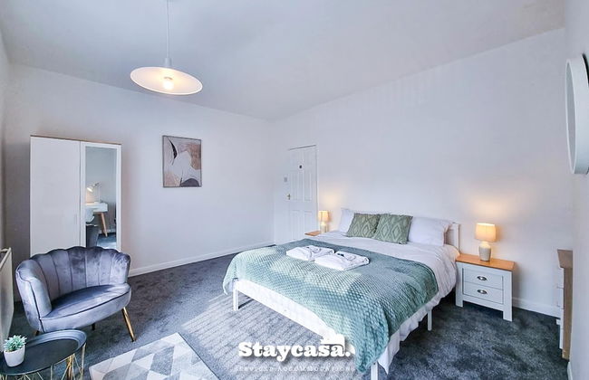 White Cozy House With Pool Table Game Room - Foto 26