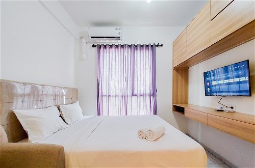 Foto 1 - Super Homey And Nice Studio At Sky House Alam Sutera Apartment