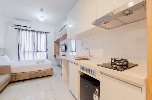 Photo 6 - Super Homey And Nice Studio At Sky House Alam Sutera Apartment