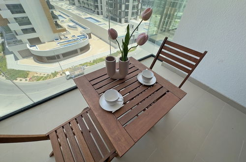 Photo 13 - Luxury StayCation - Comfy Condo With Balcony In The Heart of Meydan