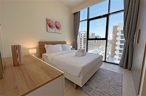 Photo 4 - Luxury StayCation - Comfy Condo With Balcony In The Heart of Meydan
