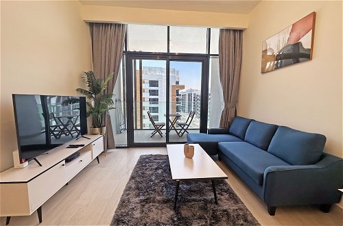 Photo 11 - Luxury StayCation - Comfy Condo With Balcony In The Heart of Meydan