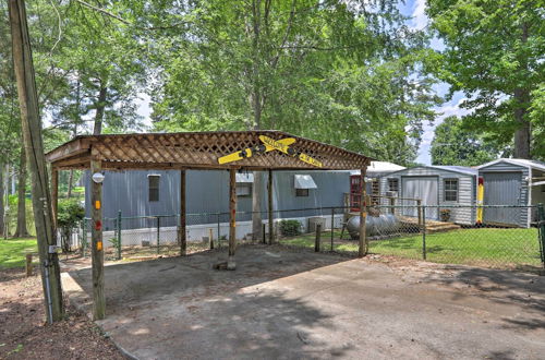 Photo 11 - Lake Sinclair House w/ Lake Access & Kayaks