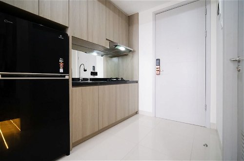 Foto 11 - Good Choice And Homey 1Br Grand Sungkono Lagoon Apartment