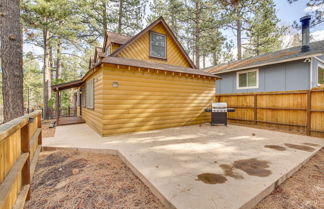 Foto 3 - Big Bear Lake Cabin Rental < 2 Mi to Snow Summit