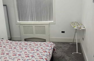 Photo 3 - Charming 2-bed Apartment in Wolverhampton