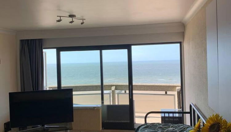 Photo 1 - Stunning 1-bed Apartment in Oostende Beach-view