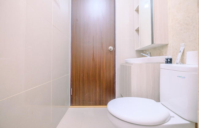 Homey And Modern Look 2Br Transpark Cibubur Apartment - Foto 18