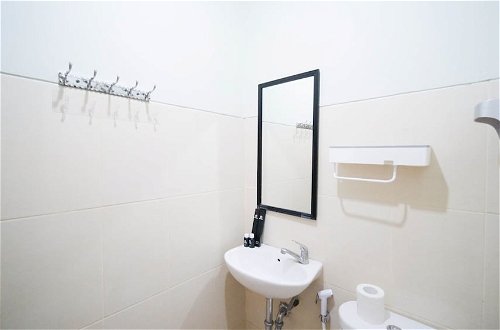 Photo 21 - Best Location And Comfy 2Br At Bale Hinggil Apartment