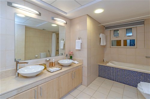 Photo 16 - SuperHost - Large Familiar 3BR Apartment in Palm Jumeirah