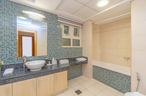 Photo 14 - SuperHost - Large Familiar 3BR Apartment in Palm Jumeirah