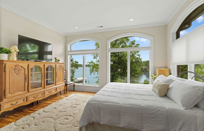 Flip Flop Therapy by Avantstay Lakefront Home w/ Game Room & Dock Access - Foto 36