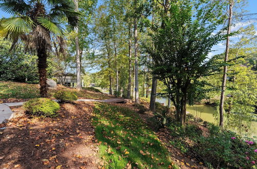 Photo 38 - Lakeside Landing by Avantstay Private Dock