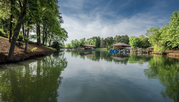 Photo 1 - Lakeside Landing by Avantstay Private Dock