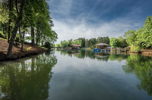 Photo 1 - Lakeside Landing by Avantstay Private Dock