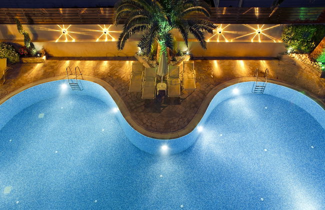 Axos Hotel - Foto 1