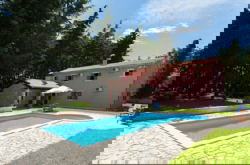 Foto 14 - Rural Villa With Swimming Pool