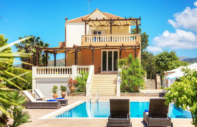 Spacious Villa with Private Pool & Outside Bar near Sea in Sisi - Foto 25