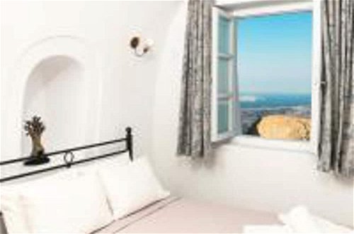 Photo 2 - Impeccable Double Bed Villa in Imerovigli Santorin