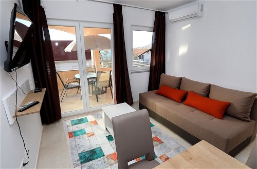 Foto 7 - Beautiful 2-bed Apartment in Okrug Gornji