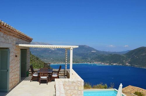 Foto 28 - Luxurious Villa in Vasiliki with Swimming Pool & Hot Tub