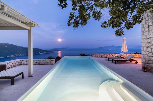 Photo 20 - Luxurious Villa in Vasiliki with Swimming Pool & Hot Tub