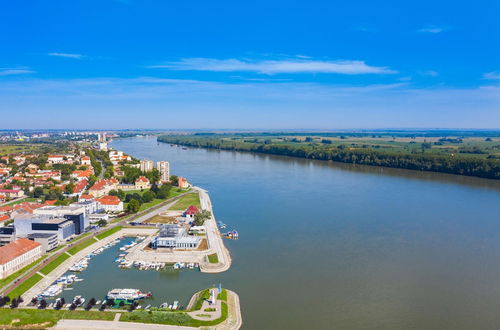 Photo 21 - House on Danube With Sauna