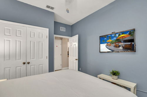 Photo 4 - Luxurious Condo Near Disneyfree Waterpark Access