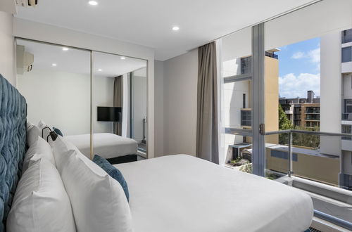 Photo 8 - Meriton Suites Waterloo