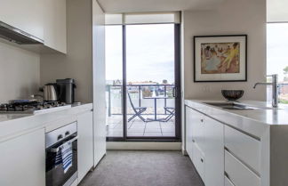 Photo 3 - Stylish 1 Bedroom Apartment in Bustling Richmond