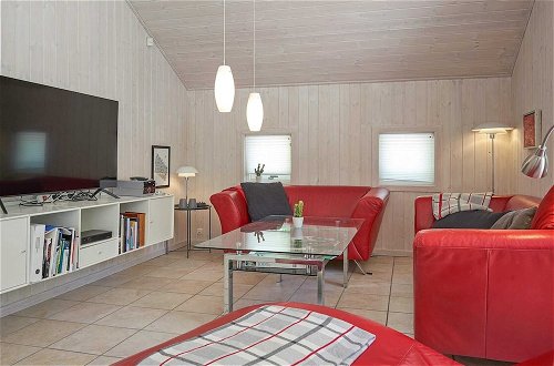 Photo 11 - 10 Person Holiday Home in Aakirkeby