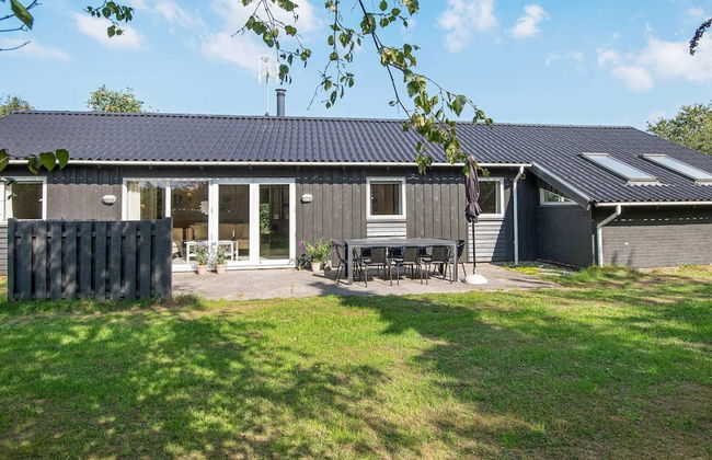 8 Person Holiday Home in Orsted - Foto 1
