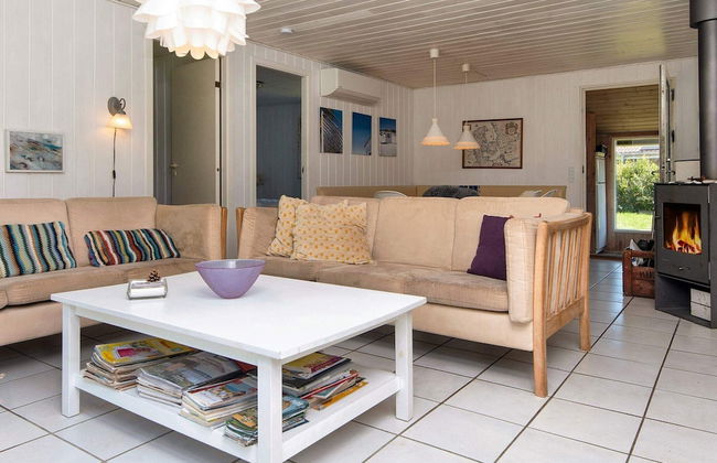 8 Person Holiday Home in Orsted - Foto 24