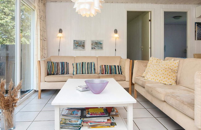 8 Person Holiday Home in Orsted - Foto 11
