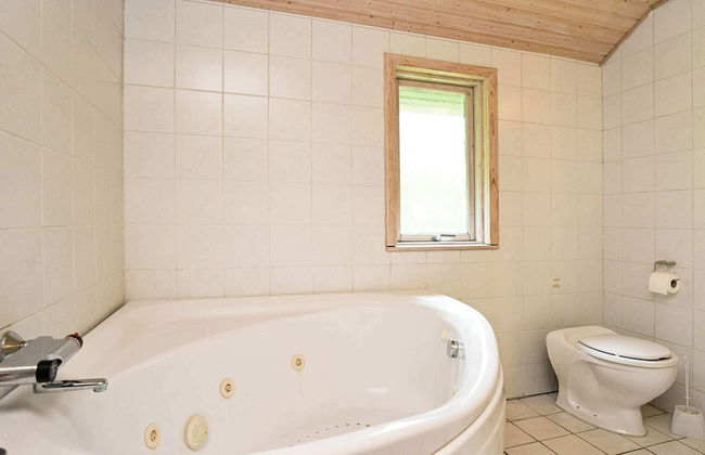 Comfortable Holiday Home in Dannemare with Hot Tub - Foto 5