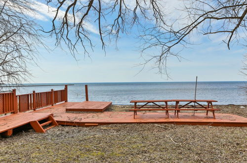 Photo 35 - QuickStay Lake Simcoe Homestyle Cottage Private Beach