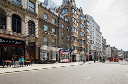 Photo 42 - Soulful Central London Apartment