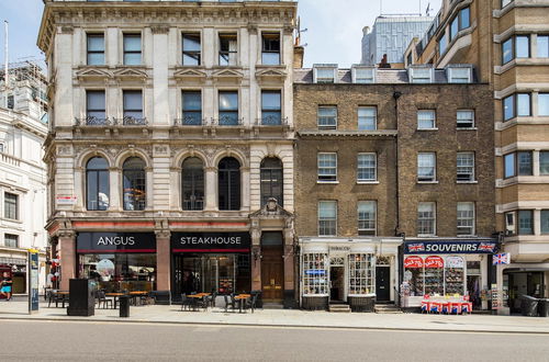 Photo 41 - Soulful Central London Apartment