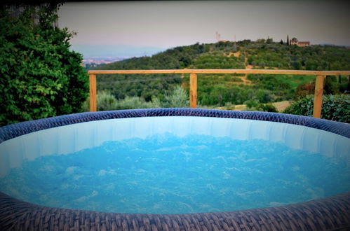 Foto 45 - Villa Close to Florence, Hot Tub & Breathtaking View