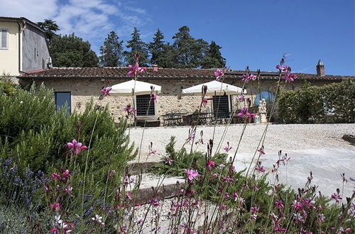 Foto 53 - Villa Close to Florence, Hot Tub & Breathtaking View