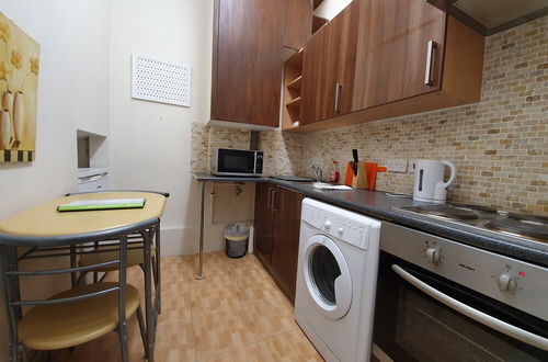 Photo 10 - Victorian House 2 Bed 2 Bath Next to Barbican Tube