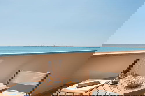 Foto 15 - Orizzonte Casesicule, Fantastic Sea View with Balcony and Big Windows, Wi-Fi