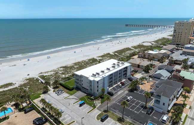Jacksonville Beachdrifter by VTrips - Photo 69