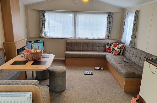 Photo 40 - 3 Bedroom Caravan, Sleeps 8, at Parkdean Newquay Holiday Park