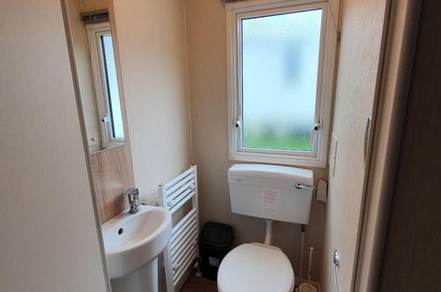 Foto 18 - 3 Bedroom Caravan, Sleeps 8, at Parkdean Newquay Holiday Park