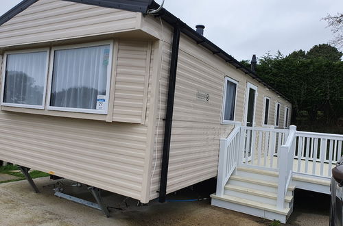 Foto 59 - 3 Bedroom Caravan, Sleeps 8, at Parkdean Newquay Holiday Park